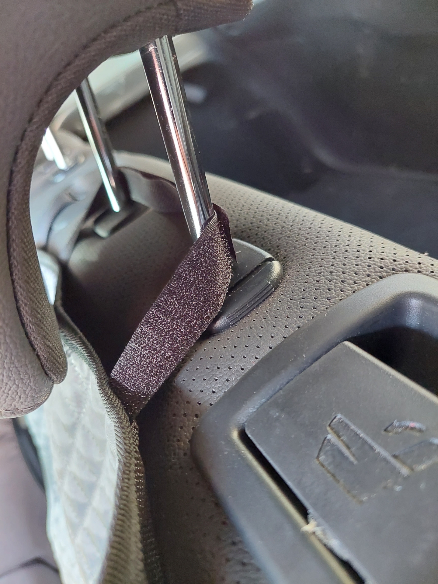 Чехол сиденья под детское кресло — Hyundai Creta (1G), 2 л, 2020 года ...