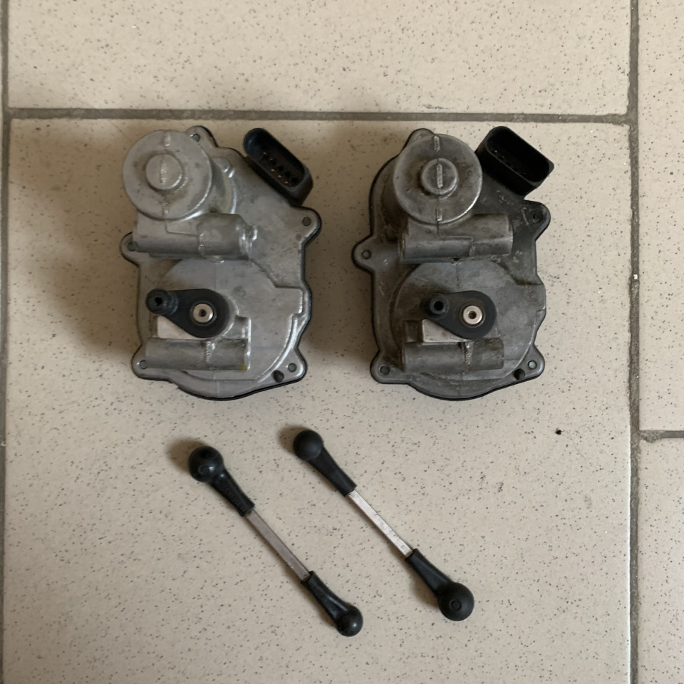 Моторчики вихревых заслонок VAG (VW Audi Porsche) на Audi A4 (B8), Audi ...