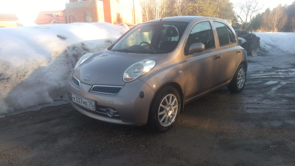 Nissan March карапуз на механике