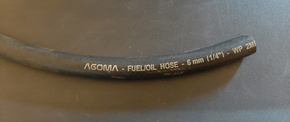 приобрёл вот такой бензомаслостойкий армированный шланг, нужная длина для двигателя 1.6, около 70 см — Lada Vesta (1G)