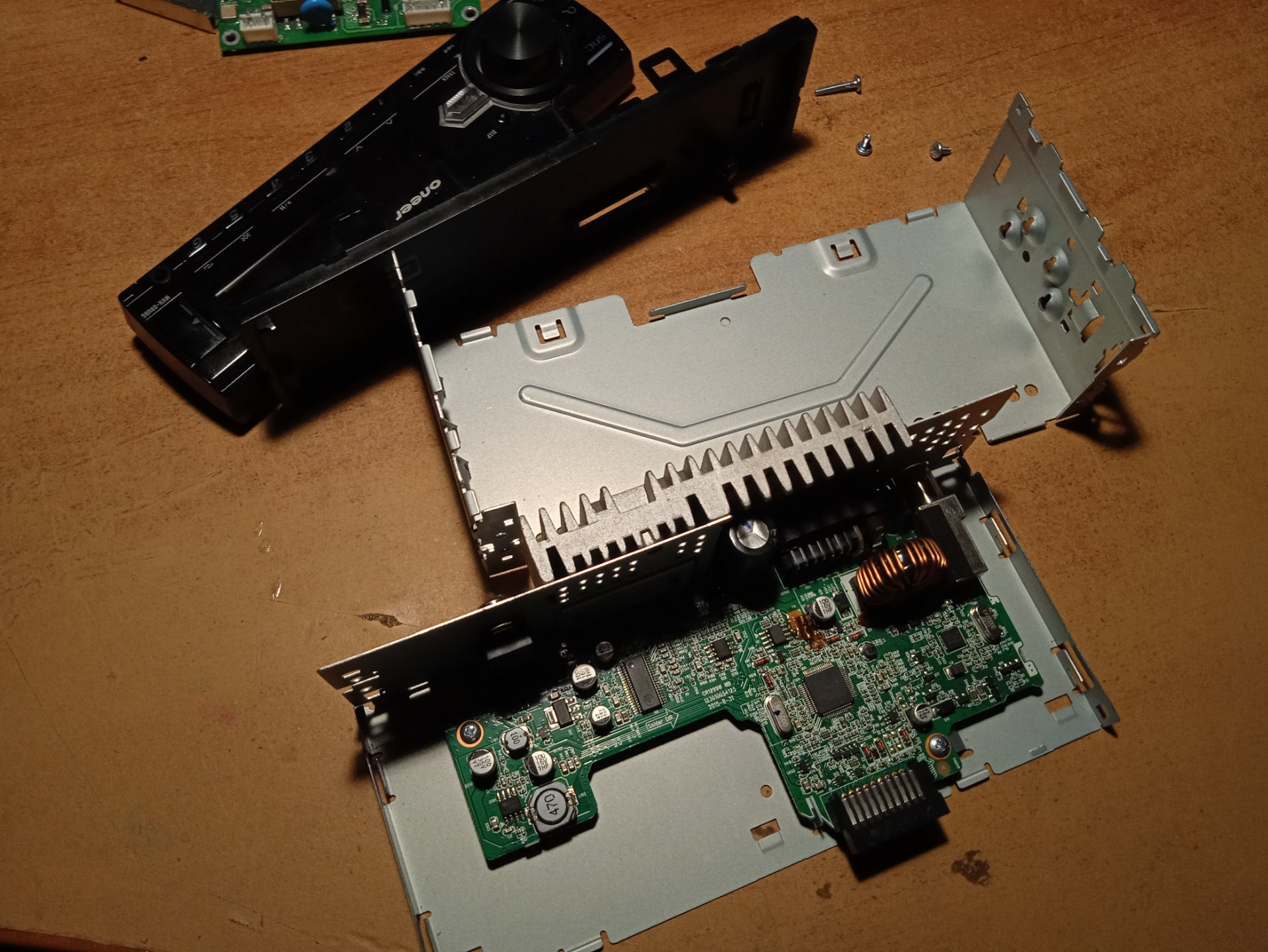 Пионер mvh 1400ub. Pioneer mvh 08ub. Почему не включается пионер. Pioneer deh 2400ub. Почему не включается пионер.