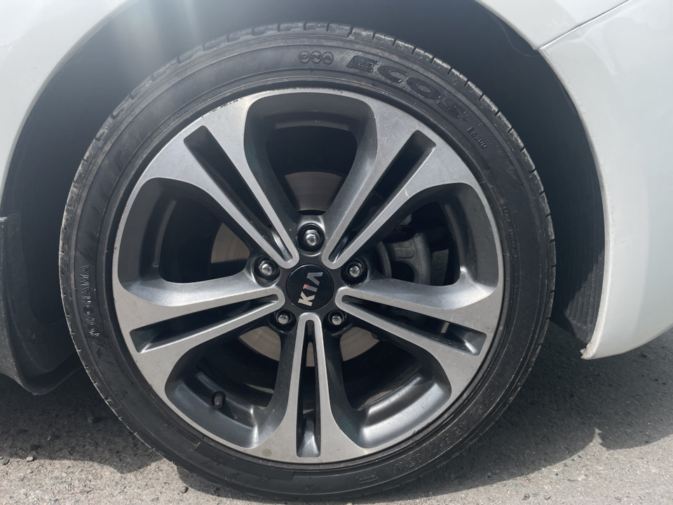 17 диски низкопрофильные, вместо него поставил 16 — KIA Cerato (3G), 1 ...