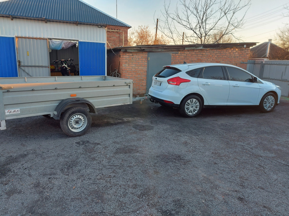 Фаркоп и бронепленка — Ford Focus III Hatchback, 1,6 л, 2017 года ...
