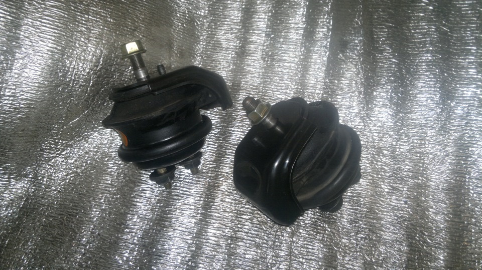 Подушка двс 1jz ge. Подушка двигателя 1g fe. Подушки 1jz. Подушка акпп 1jz gte. Подушка двигателя 2jz правая артикул.