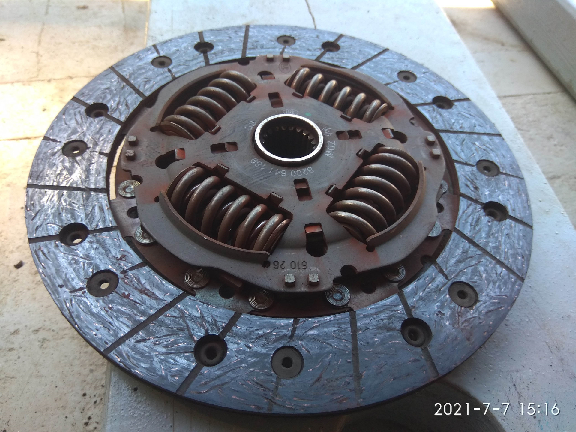 Потек задний сальник коленвала… — Renault Duster (1G), 1,6 л, 2013 года ...