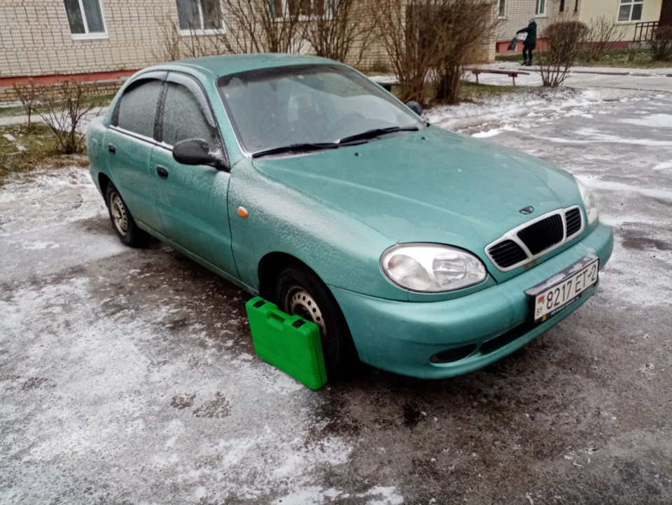 Замена рабочего цилиндра сцепления — Daewoo Lanos, 1,4 л, 1998 года ...