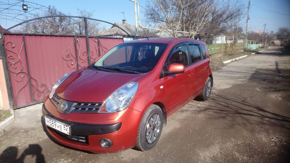 Nissan Note (1G) 1.6 бензиновый 2007 | АВТОМАТ на DRIVE2