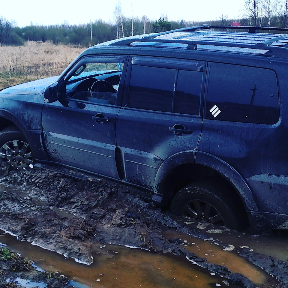 Немного самозастревации) а че дома то сидеть))) — Mitsubishi Pajero (4G), 3  л, 2014 года | фотография | DRIVE2