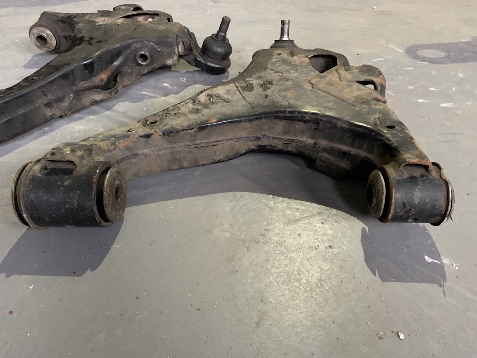 передний рычаг ленд крузер 200. передний нижний рычаг ленд крузер 200. нижний рычаг на лексус 570. рычаг передний на тлк 200 2008 купить. 4806860030.