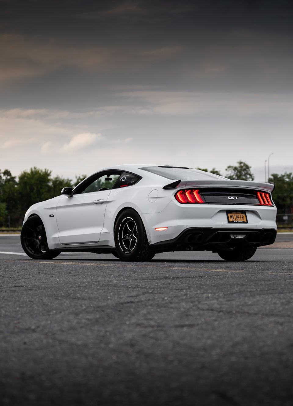 Ford Mustang 2018 зад