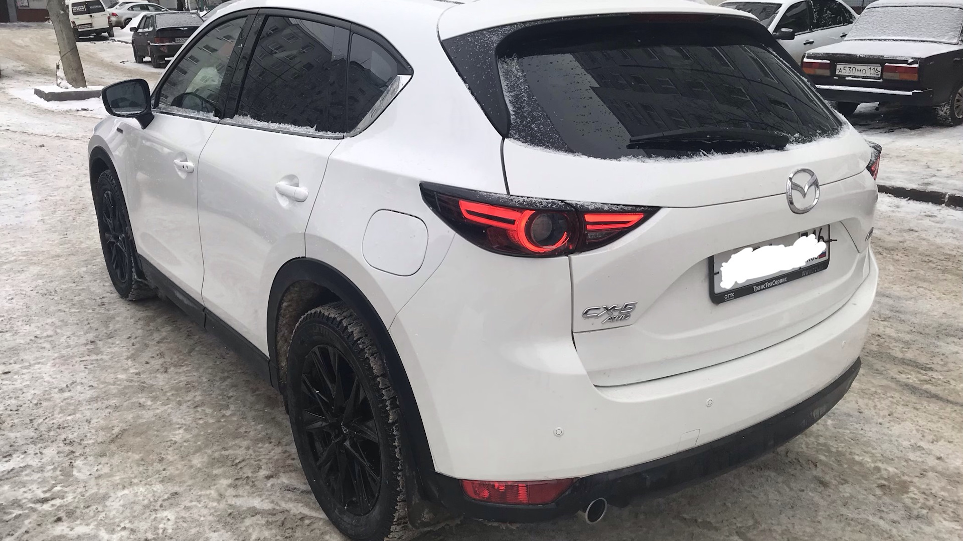 Белых 2 черные 5. Mazda CX 5 Black Edition. Мазда сх5 2 белая. Mazda CX 5 Black Edition 2021. Мазда СХ 5 Блэк эдишн белая.