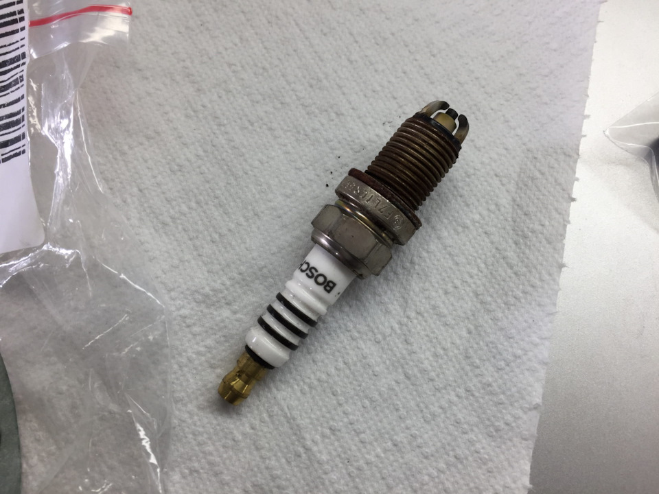 Замена галогенок на LED — Toyota Auris (1G), 1,4 л., 2007 года | своими ...