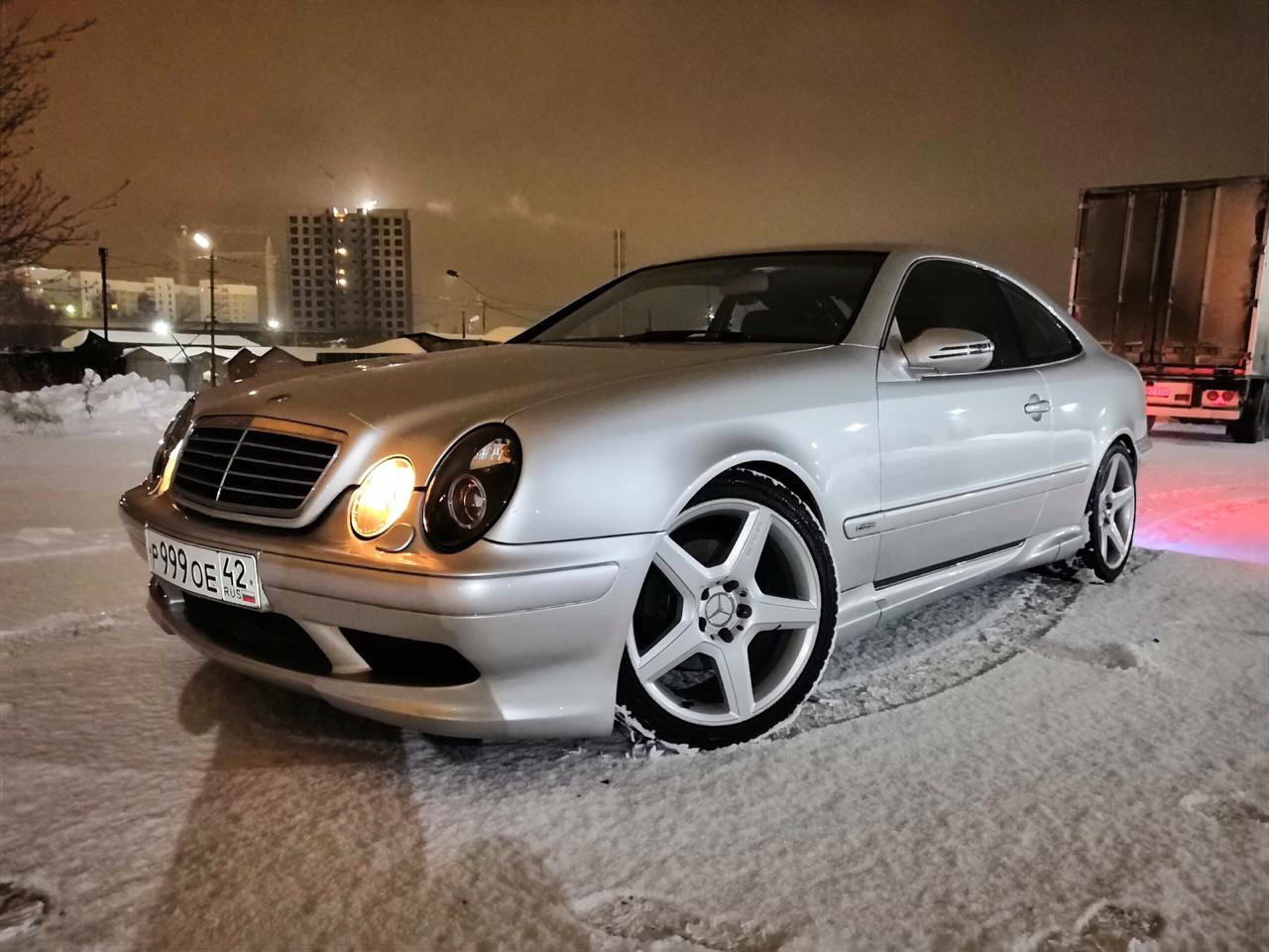 Мерседес Бенц CLK 208