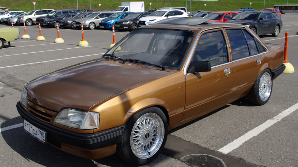 Opel Rekord 1982