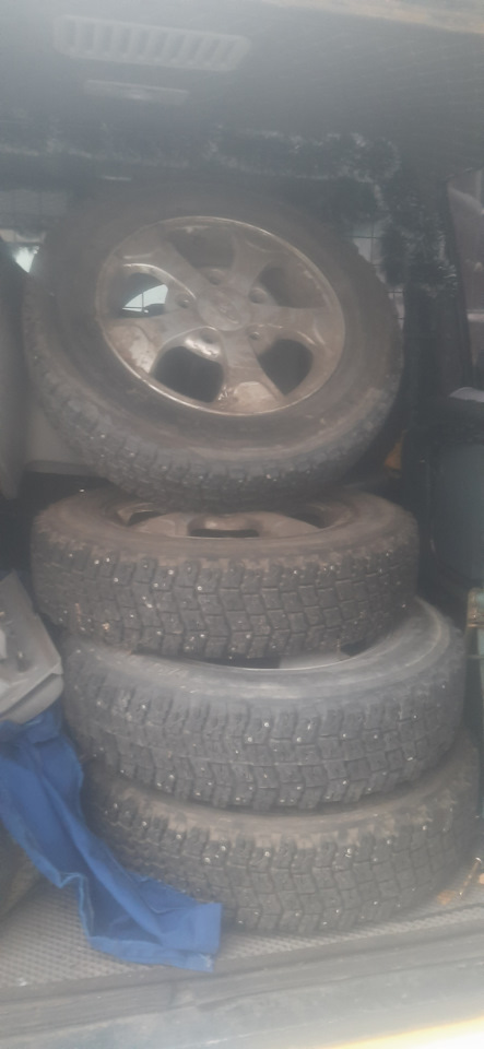 Шины зимние шипованные Кама 175/80 R16, литые диски 7Jx16 5x139,7 на ...