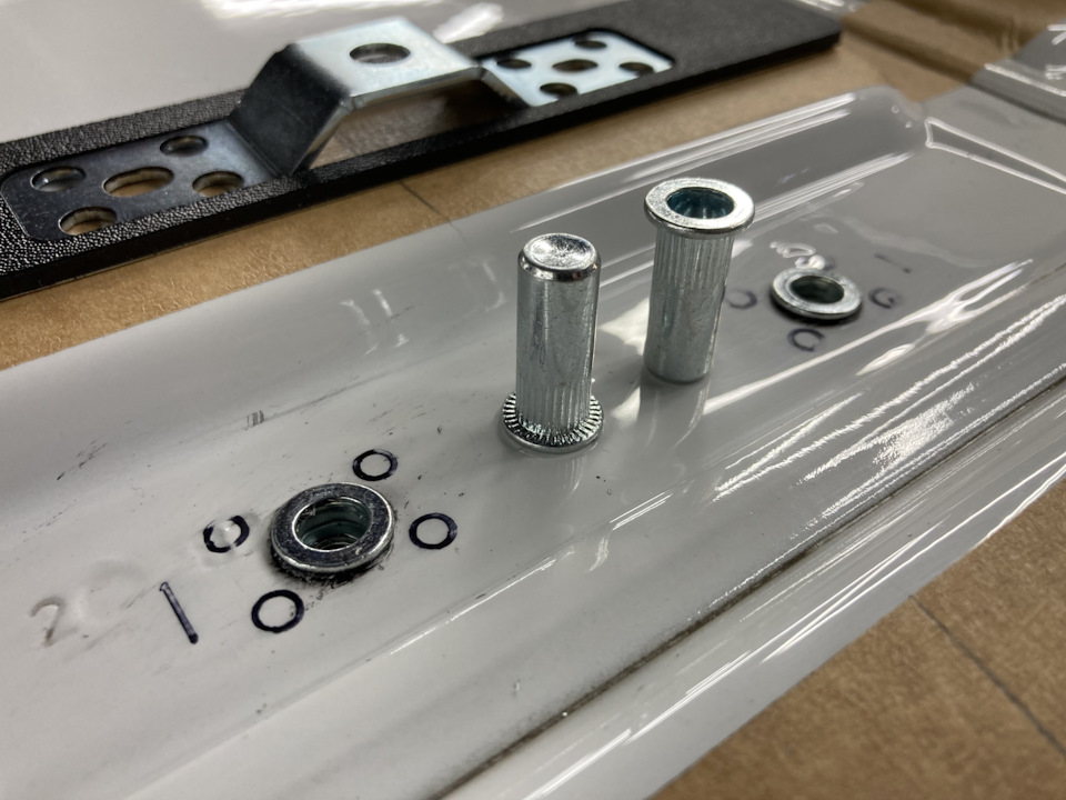 Установка продольных рейлингов в Peugeot Traveller Catbus — Peugeot ...