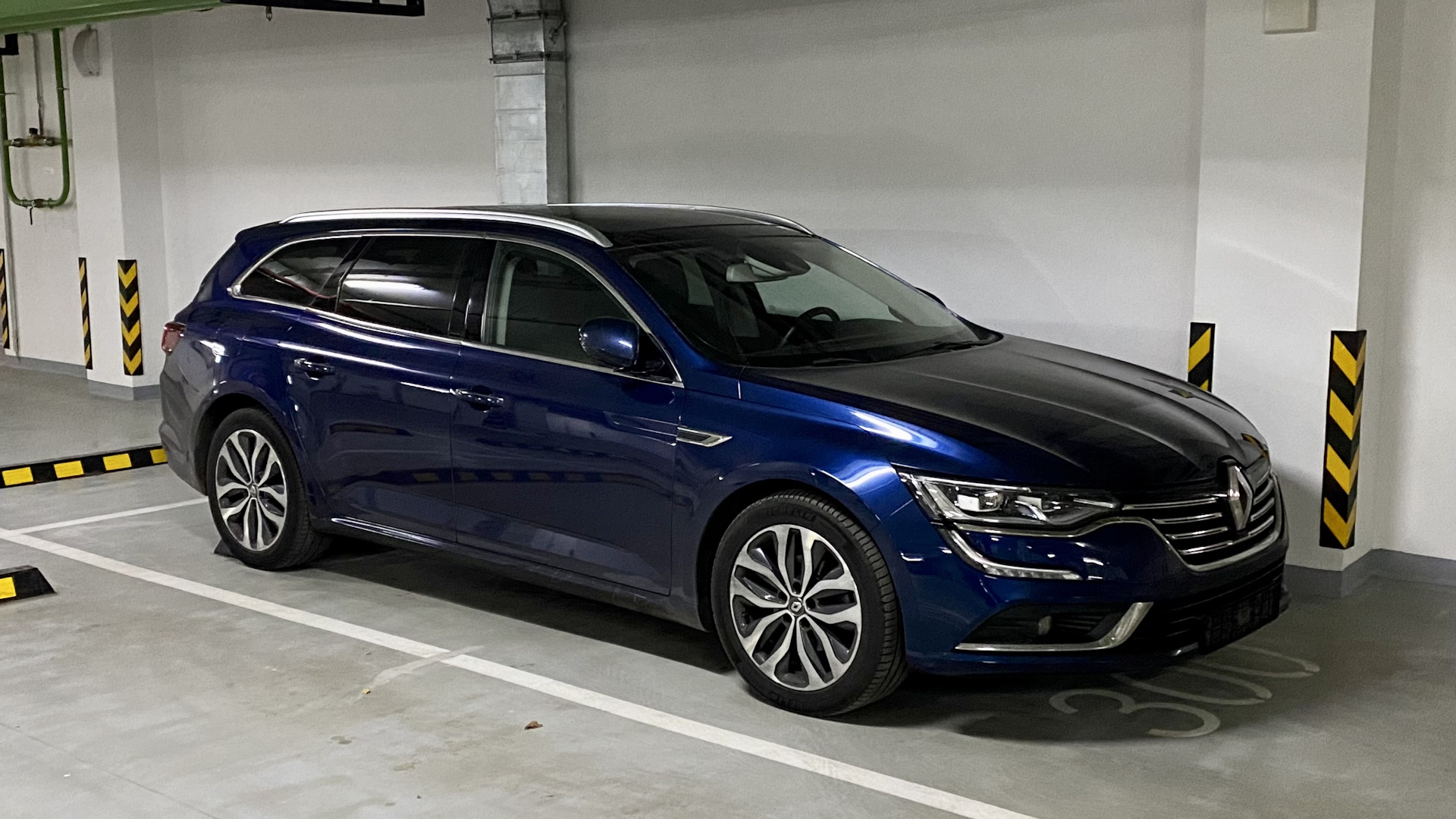 Renault talisman 2018. Renault Talisman синий. Renault Talisman универсал синий. Рено Talisman синяя.