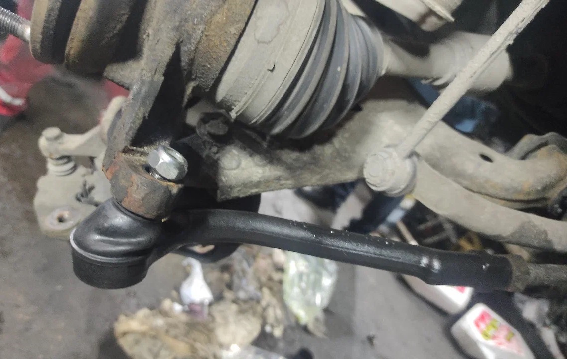 сайлентблоки передних рычагов убитые. рулевое наконечник шаровая косточки. задние сайлентблоки передних рычагов opel zafira b. сайлентблок нижнего рычага w208. сайлентблоки на gs250 перед.