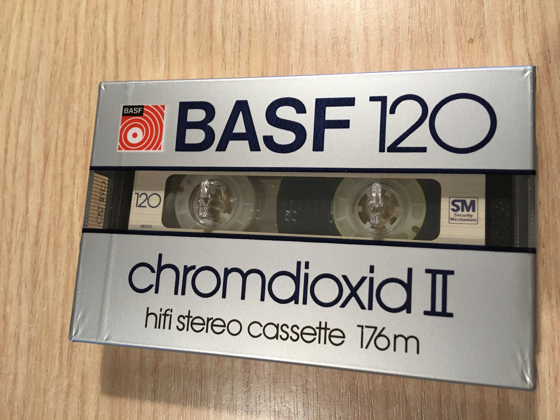 Basf g30. BASF Chromdioxid II 90. BASF Chromdioxid ll 120. Обложка кассеты BASF Chromdioxid. BASF Chromdioxid c 60 Metal Reel.