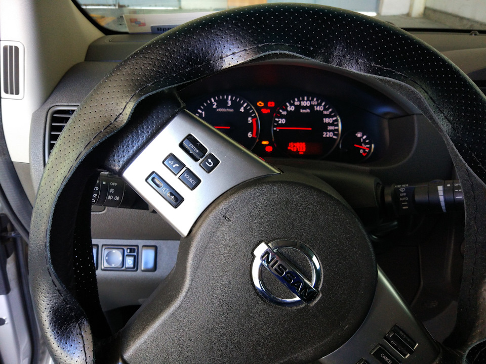 Как снять кнопки руля ниссан патфайндер кожаная оплетка на руль - Nissan Pathfinder (3G), 2,5 л, 2010 года аксессуары DR