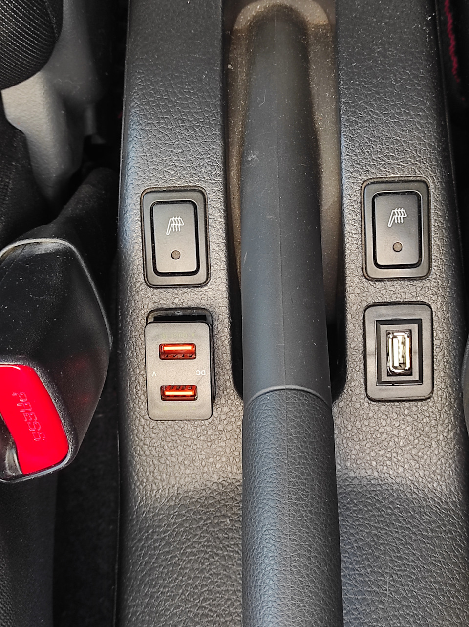 ЮСБ заглушка — Suzuki SX4 (1G), 1,6 л, 2008 года | своими руками | DRIVE2