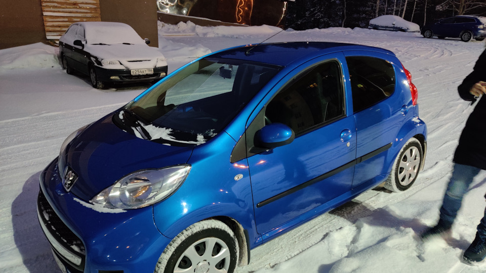 Peugeot 107 1.0 бензиновый 2010 | на DRIVE2