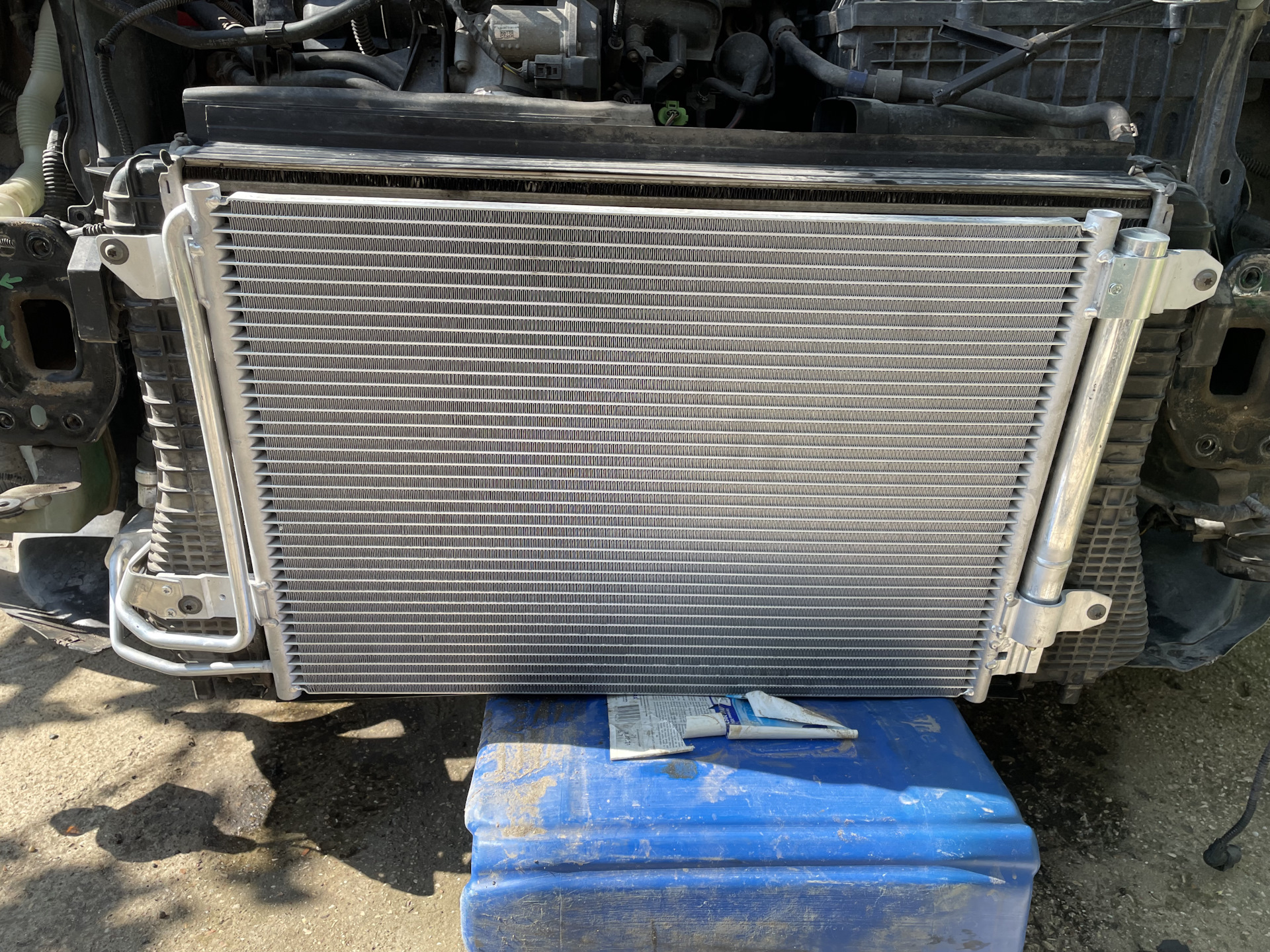 Замена радика кондиционера — Skoda Octavia A5 Mk2, 1,8 л, 2011 года ...