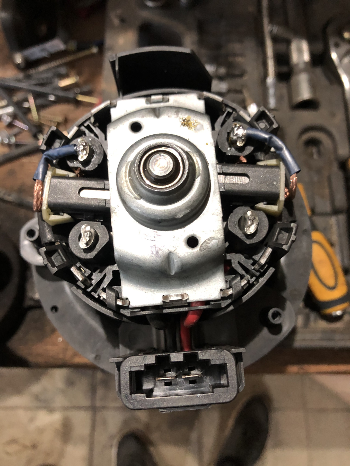 Кольца втулки распредвала ep6. Кольца втулки распредвала ep6. Пежо 308 разбор. Передний лонжерон пежо 206. Ремонт 308.