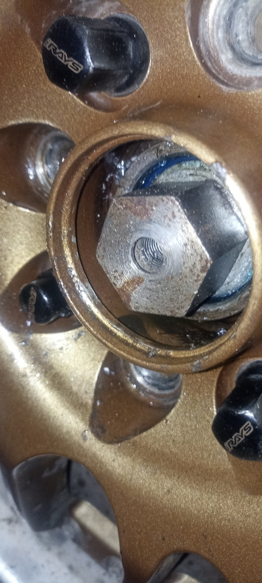 Слизалась резьба на ступице? — Daihatsu Delta Wagon (CB, YB), 1,6 л ...