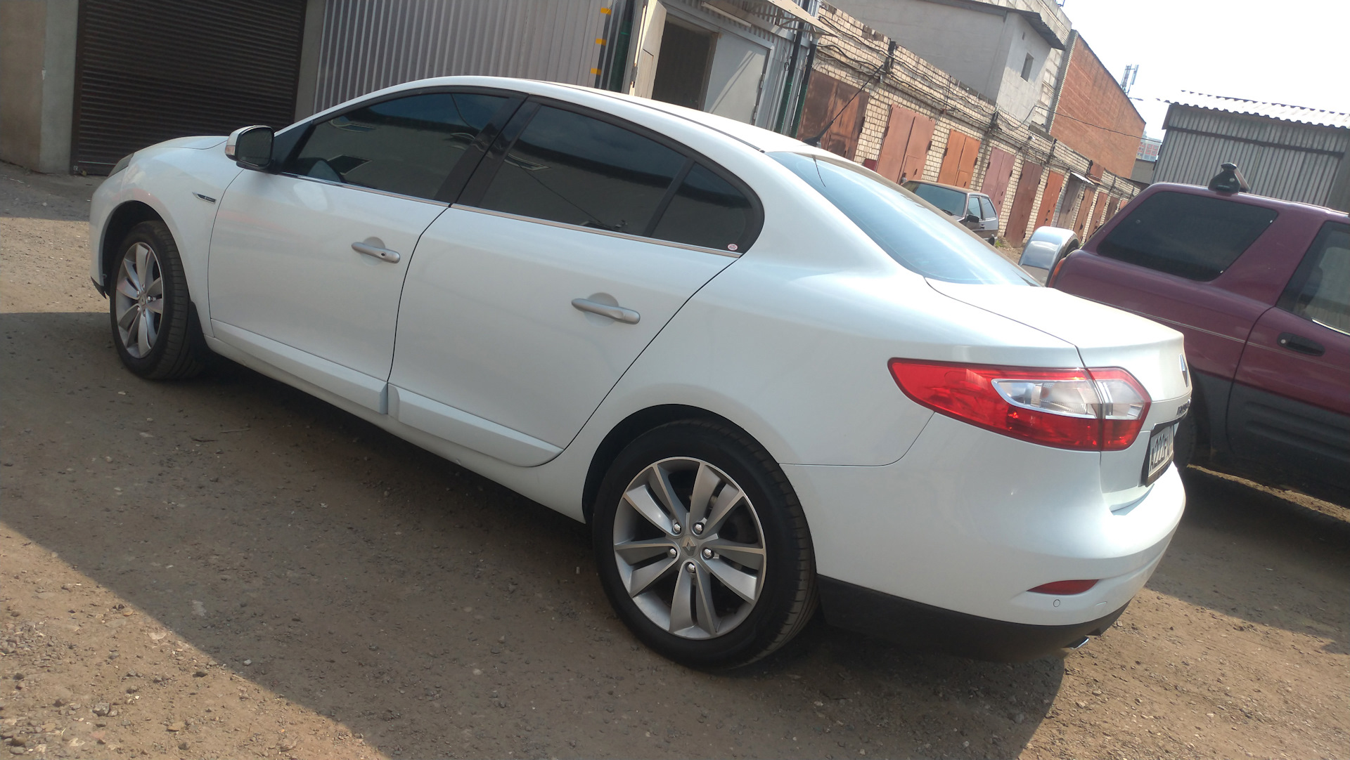 0 cvt. Рено флюенс 2012 черный. Renault fluence. Рено флюенс 2013 черный. Разболтовка флюенс 2012 1.