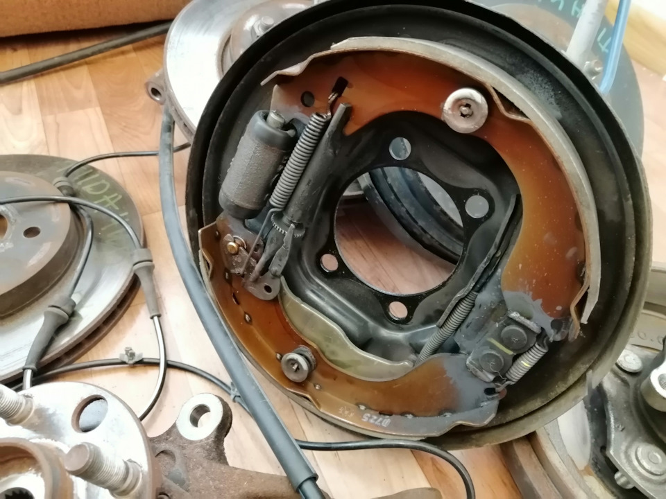 Сделал себе подарок на новый год — ступицы вкруг под замену! — Nissan ...