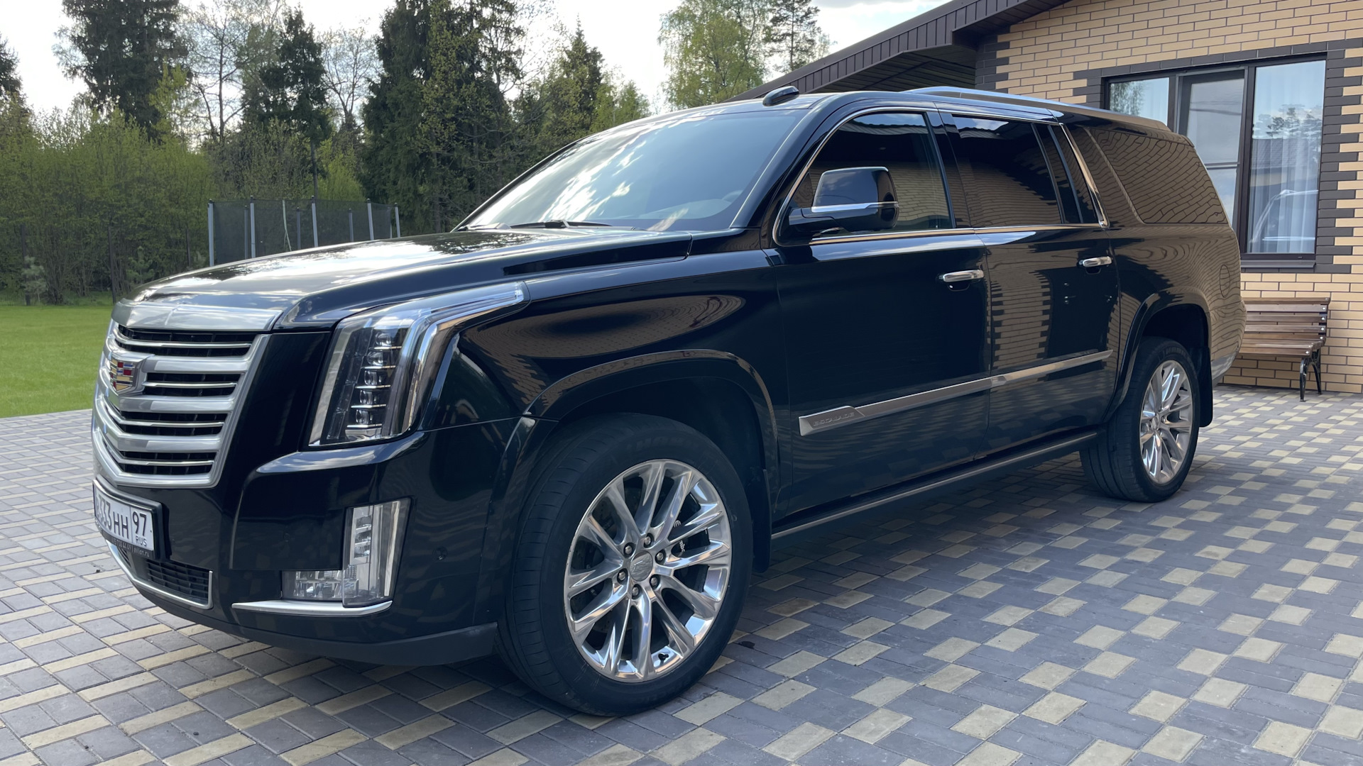 Cadillac Escalade ESV (3G) 6.2 бензиновый 2020 | PLATINUM 2020 + BREMBO на  DRIVE2