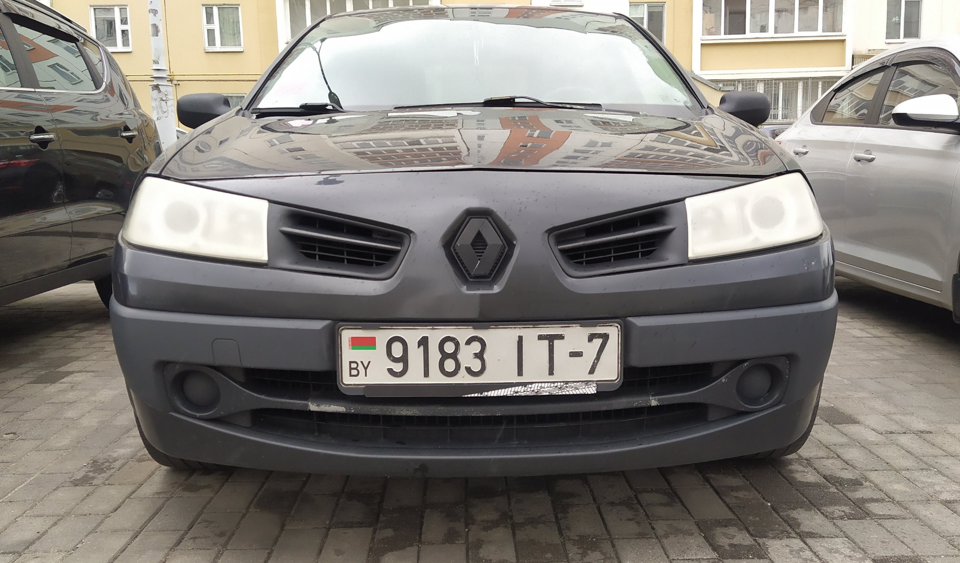 Номерные рамки (vol. 2) — Renault Megane II, 1,4 л, 2008 года | аксессуары  | DRIVE2