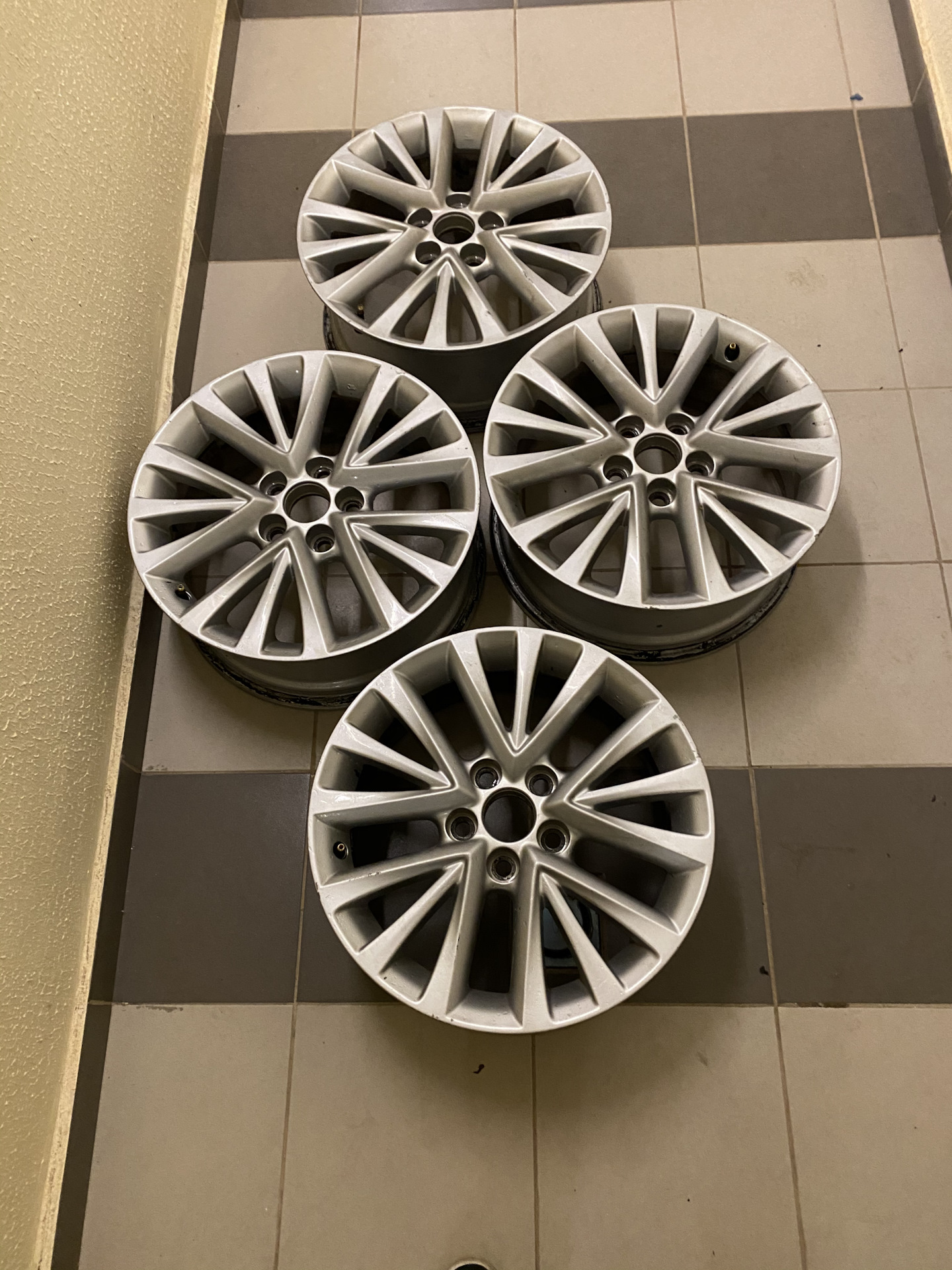 Хочу покрасить диски в графит в Москве — Toyota Camry (XV50), 2,5 л ...