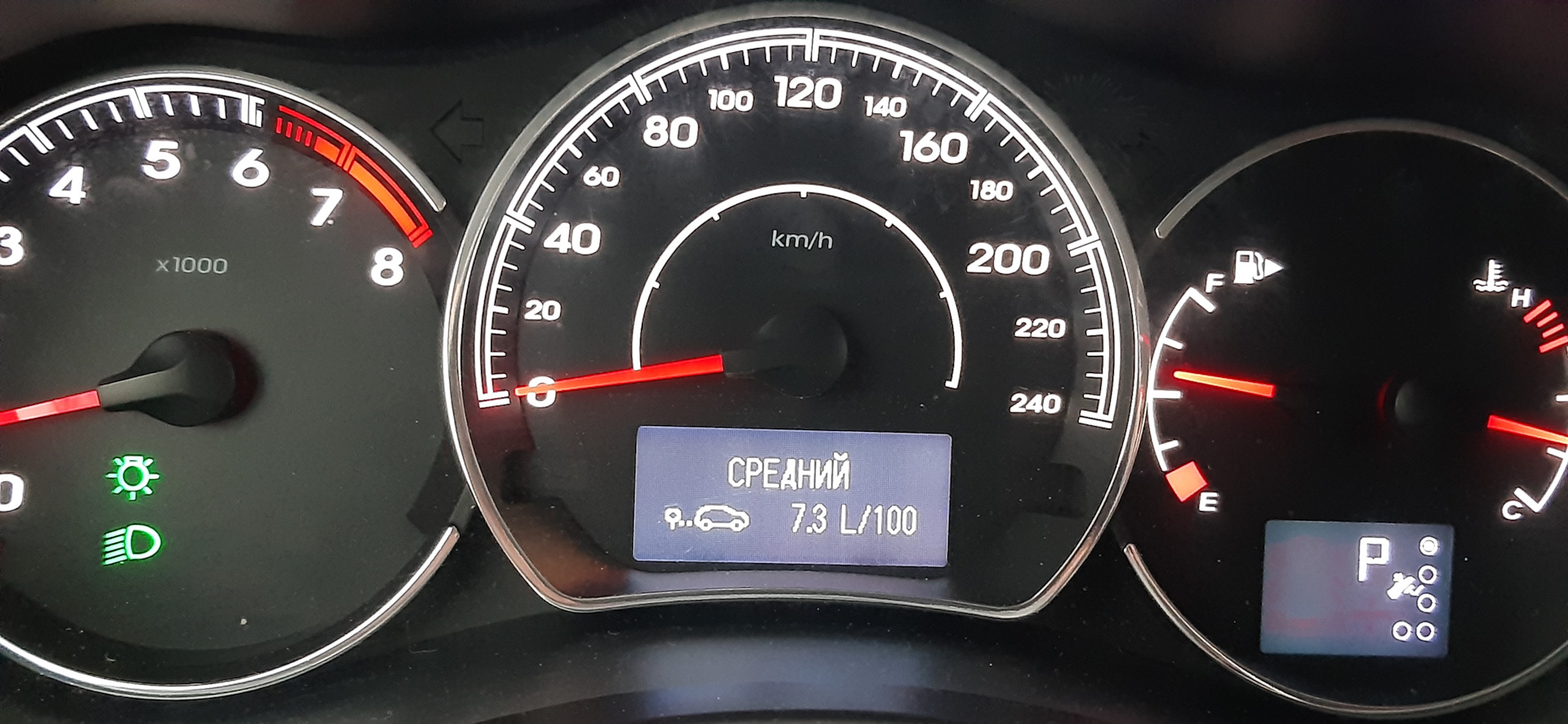 Замена лампы габарита и щеток. — Renault Koleos (1G), 2,5 л, 2014 года ...