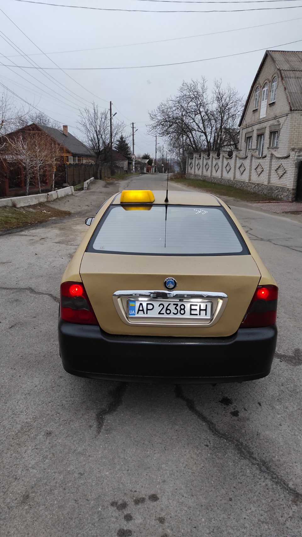 Затянулись мы пленкой и вернулись обратно в такси… — Geely CK, 1,5 л ...