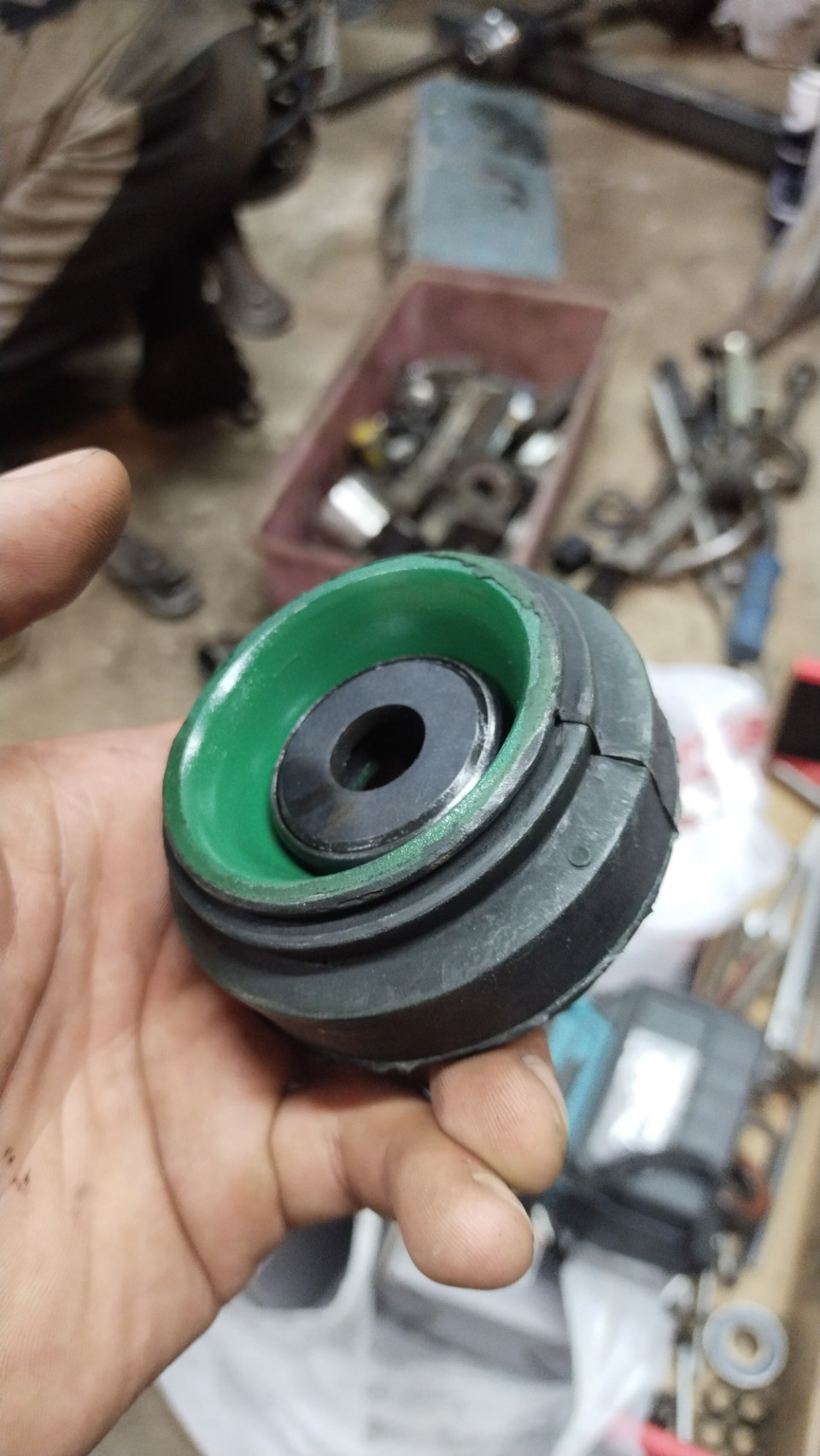 Опорные подшипники — Audi 80 (B4), 2 л, 1993 года | запчасти | DRIVE2