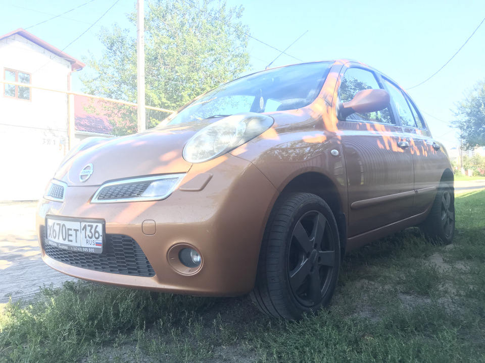 Тонированный черный Micra k12 стэнс