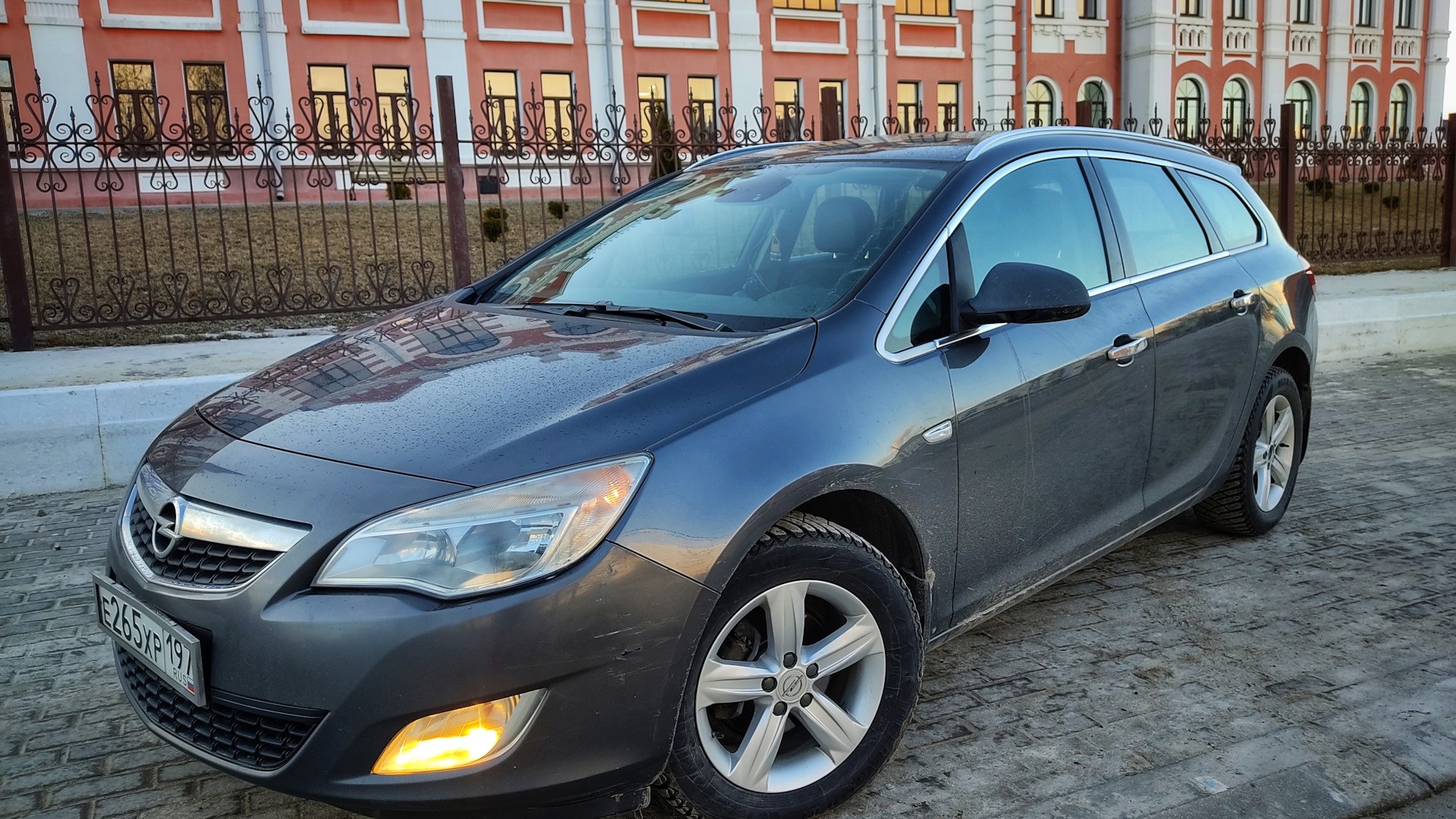 Opel Astra J 1.4 бензиновый 2011 | Sport Tourer 1.4 turbo на DRIVE2