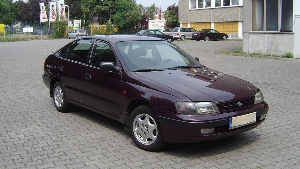 Toyota carina e фото