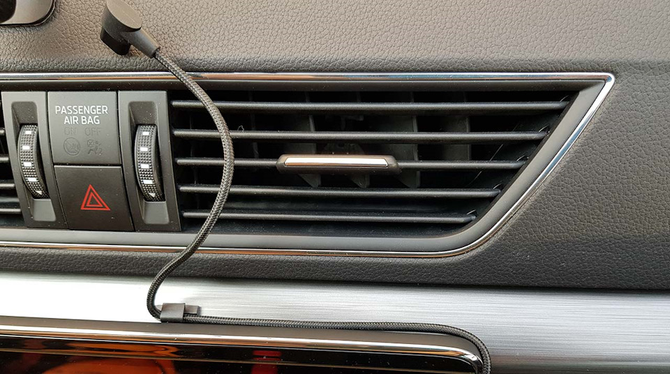 AYAAAgJZqOA 960 держатель телефона для шкода суперб