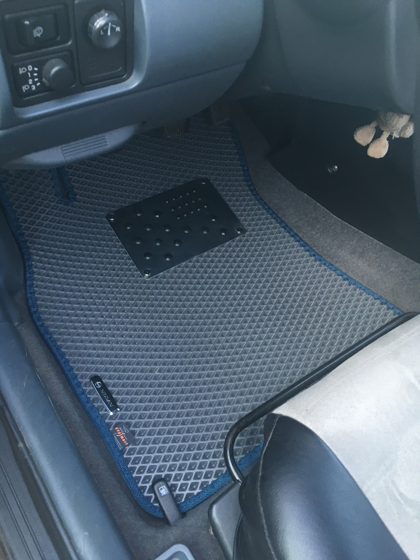 коврик в салон (передний правый) - Кузов, оптика, стекла, салон - Форум Nissan A