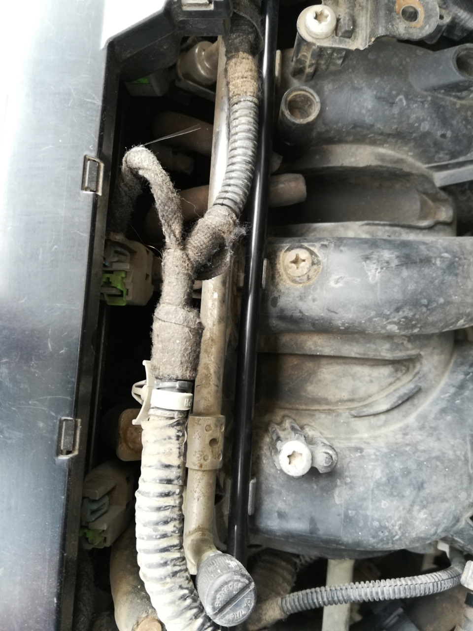 Трубка обогрева дросселя — Opel Astra J, 1,6 л, 2011 года | своими ...