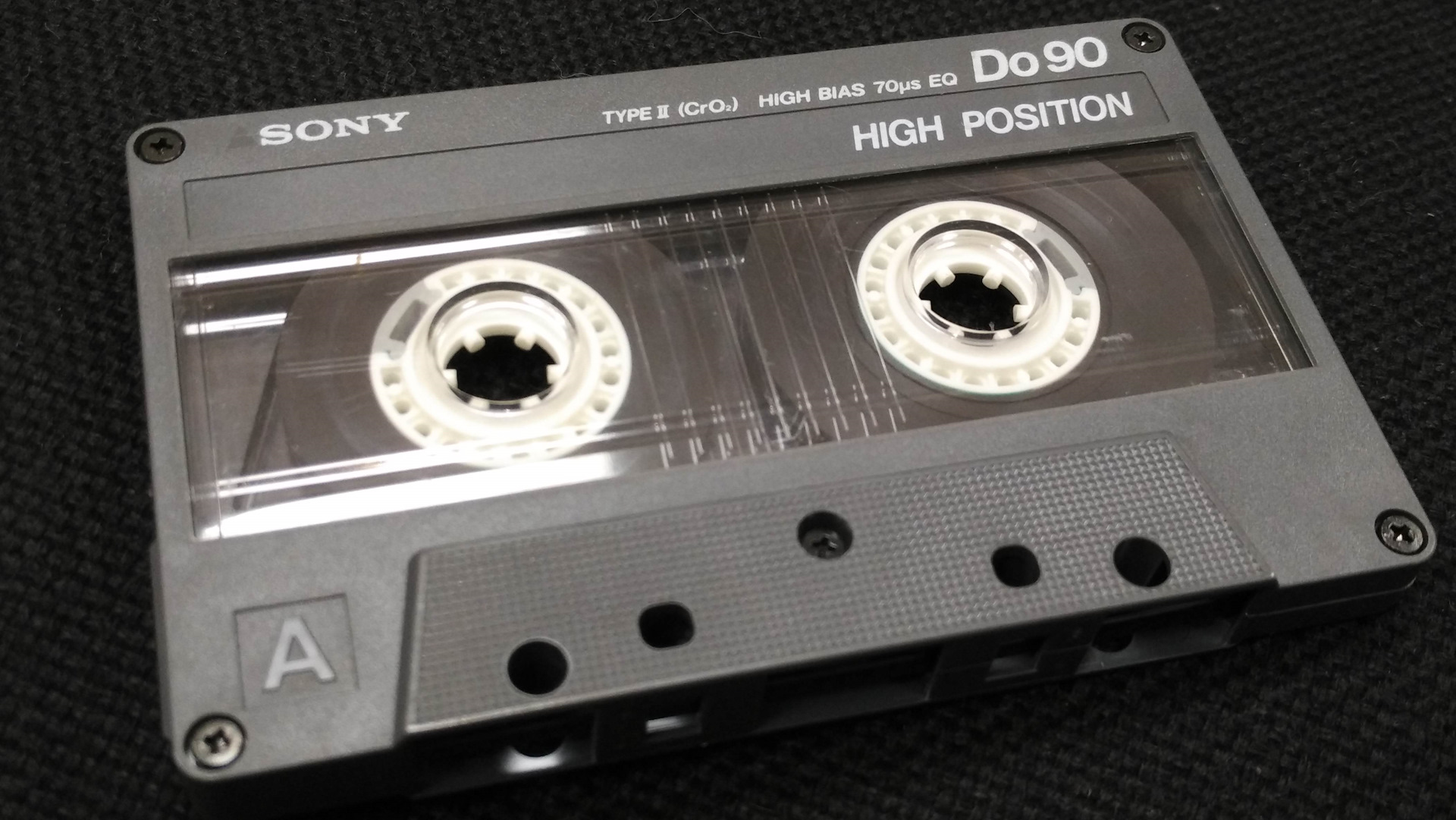 Батину кассету. Аудиокассета Memorex DBS 1 90. Memorex cire 2 кассета. Фирменные кассеты. Устройство компакт кассеты.
