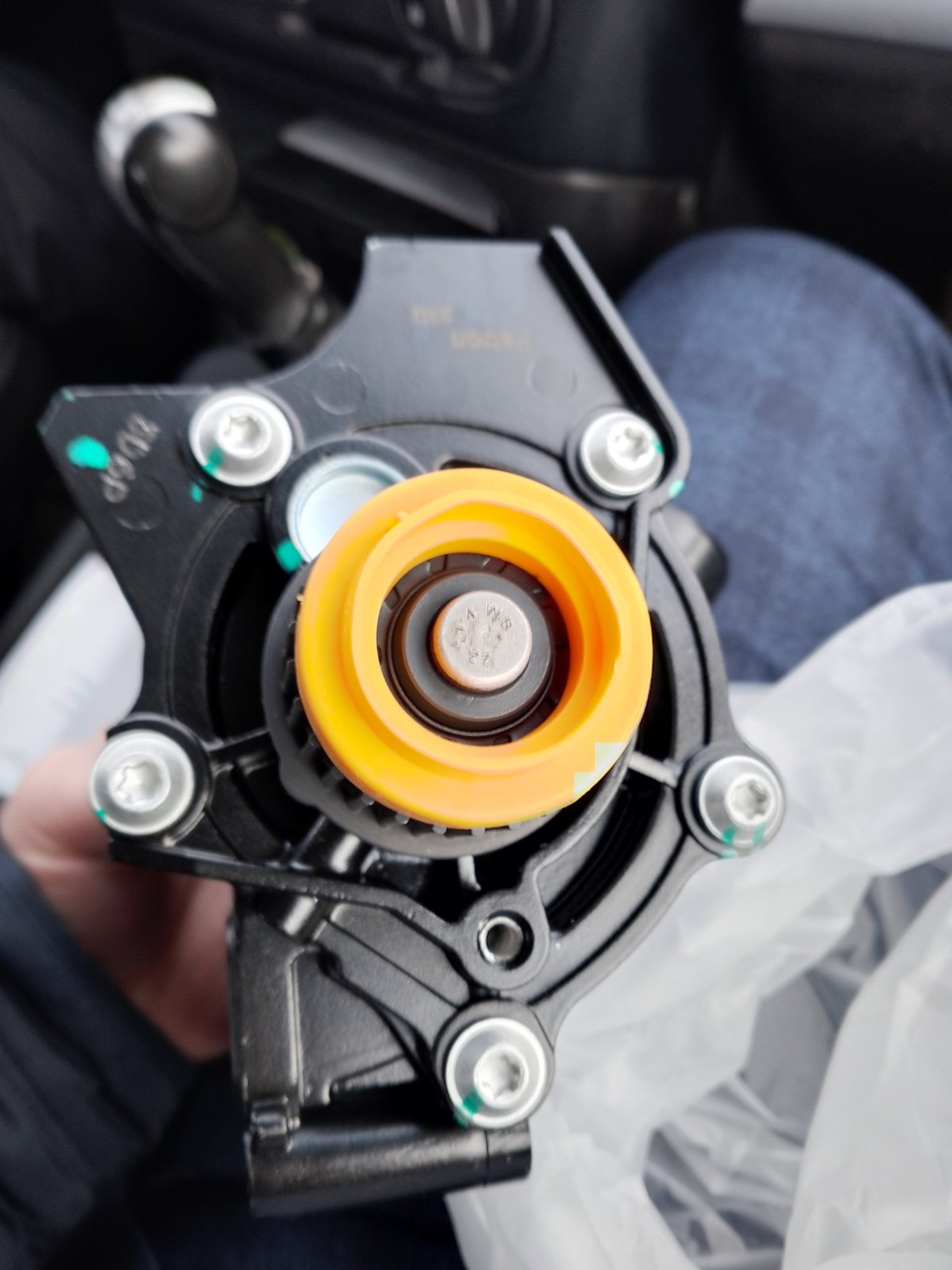 Течь антифриза. Масло в расширительном бачке. — Volkswagen Passat B6, 1 ...