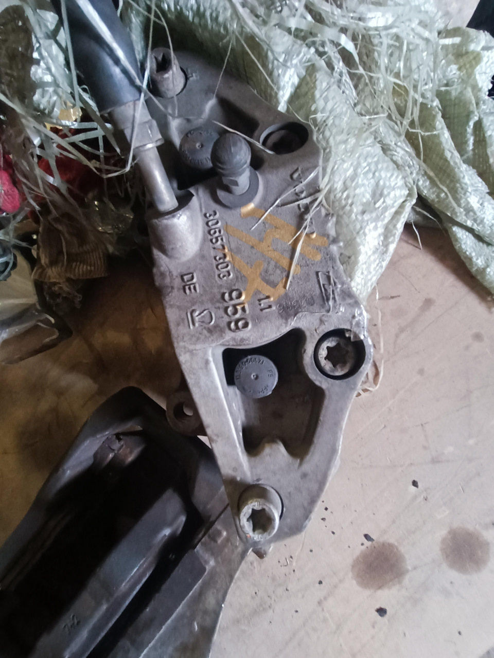 30657303 Суппорт XC90 2002-2014 2006 2006, 4.4л, Бензин, Инжектор ...