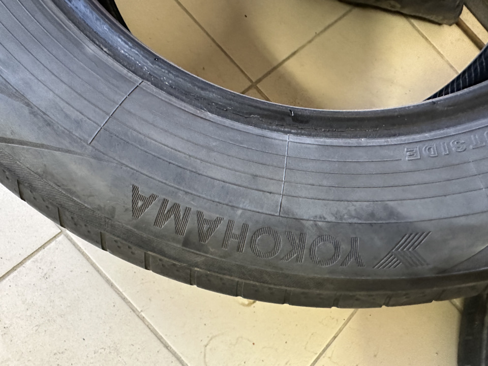 Шины летние Yokohama 215/65 R17 на Volkswagen Tiguan Allspace ...