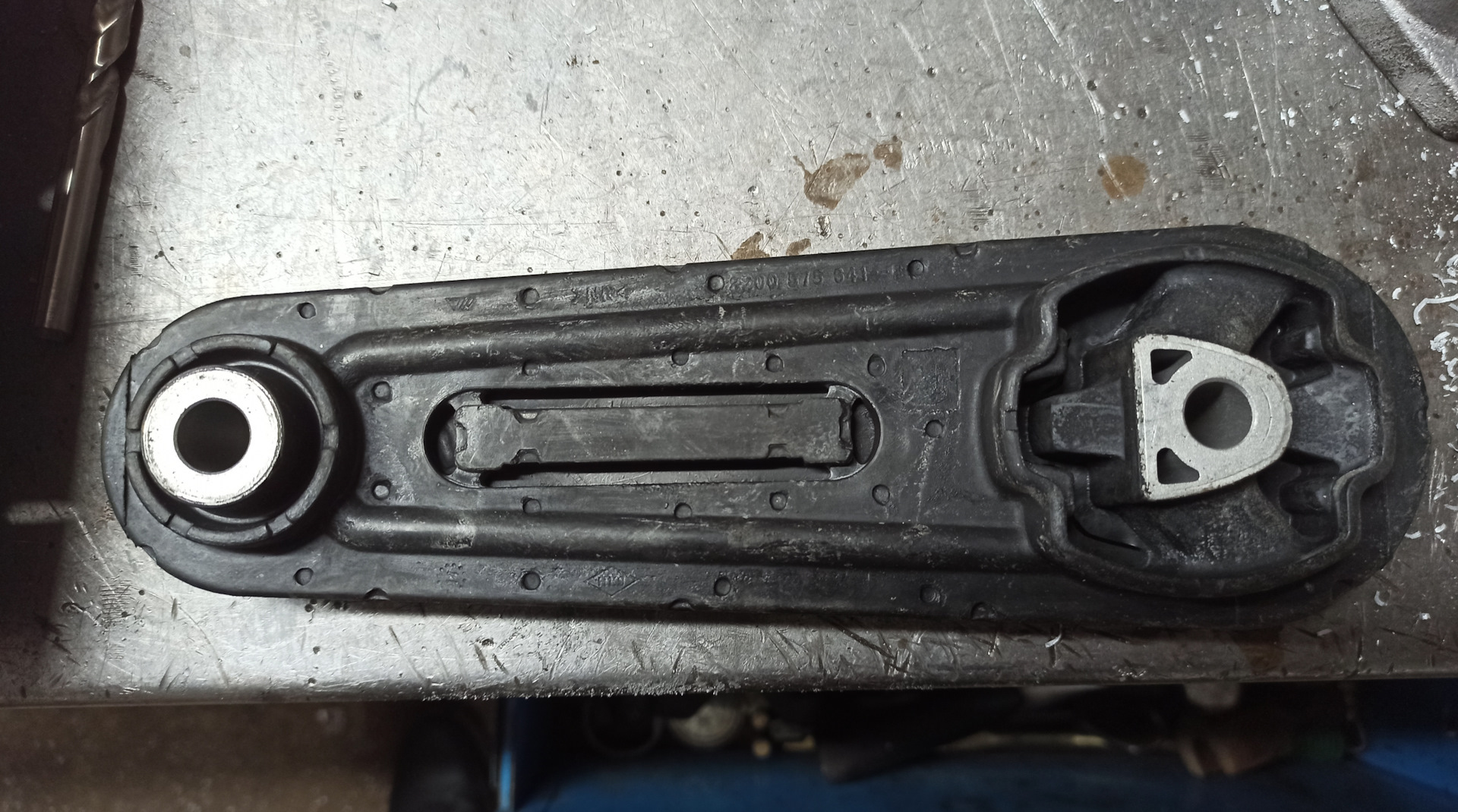 Замена задней опоры двигателя (\"гитары\")… — Nissan Almera V (G11/15), 1 ...