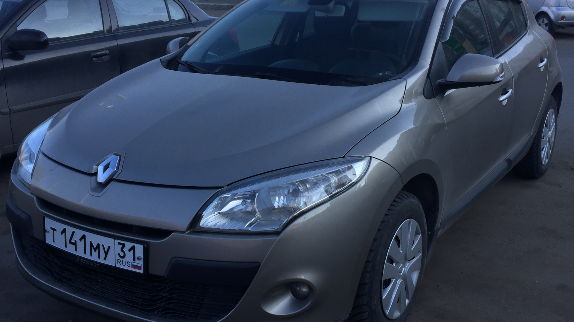 Renault Megane III 1.6 бензиновый 2012 | Бежевый 1.6 к4м 839 АКПП на DRIVE2