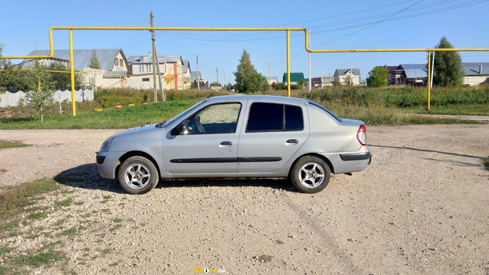 Рено Симбол 2004. Renault symbol 2004. Рено Симбол 1 Рестайлинг. Renault symbol 2004 интерьер.